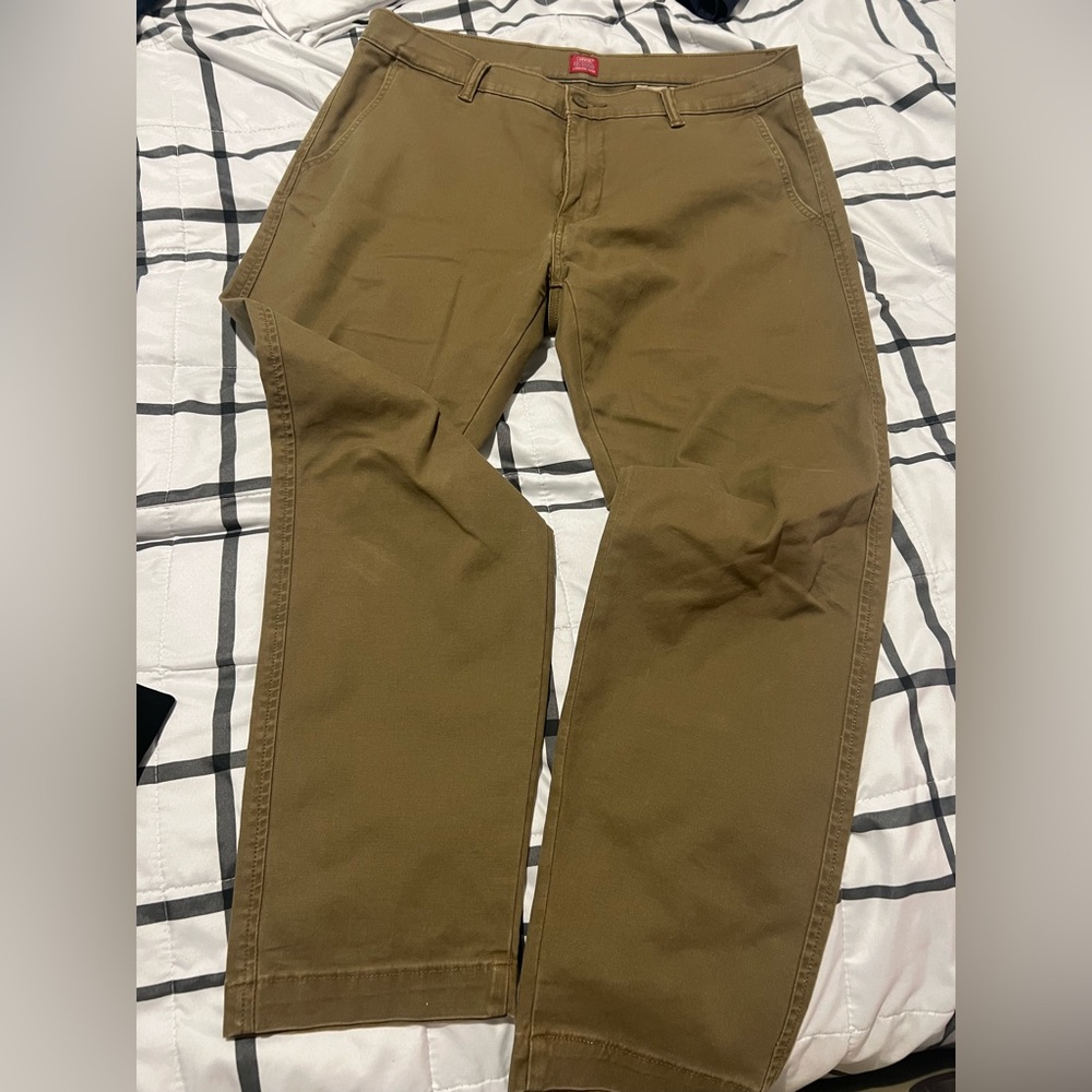 Levi’s chino Casual Pants